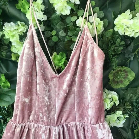 Blush Pink Crushed Velvet Romper Size XS LA Hearts Pacsun Spaghetti Straps - Picture 4 of 6